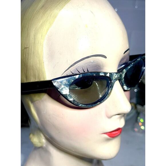 Vintage 1950-1960 Cat Eye Sunglasses Reflective Pearl Frame Pin Up Rockabilly - Picture 5 of 16